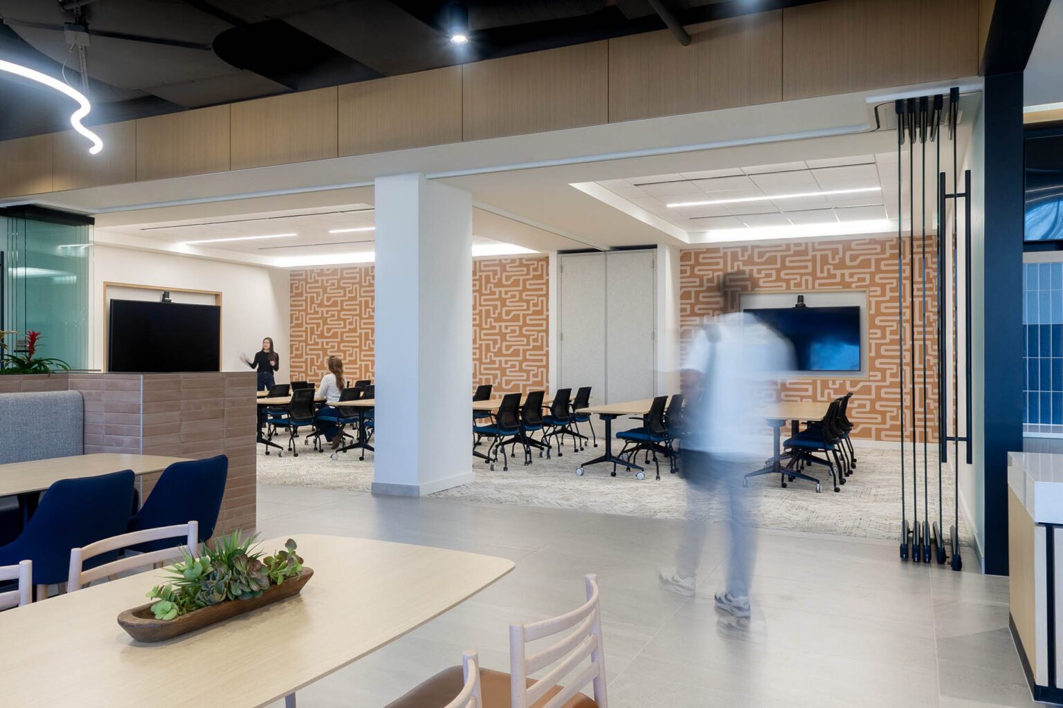 5600-headquarters-workplace-interiors-lounge-c-gff-design