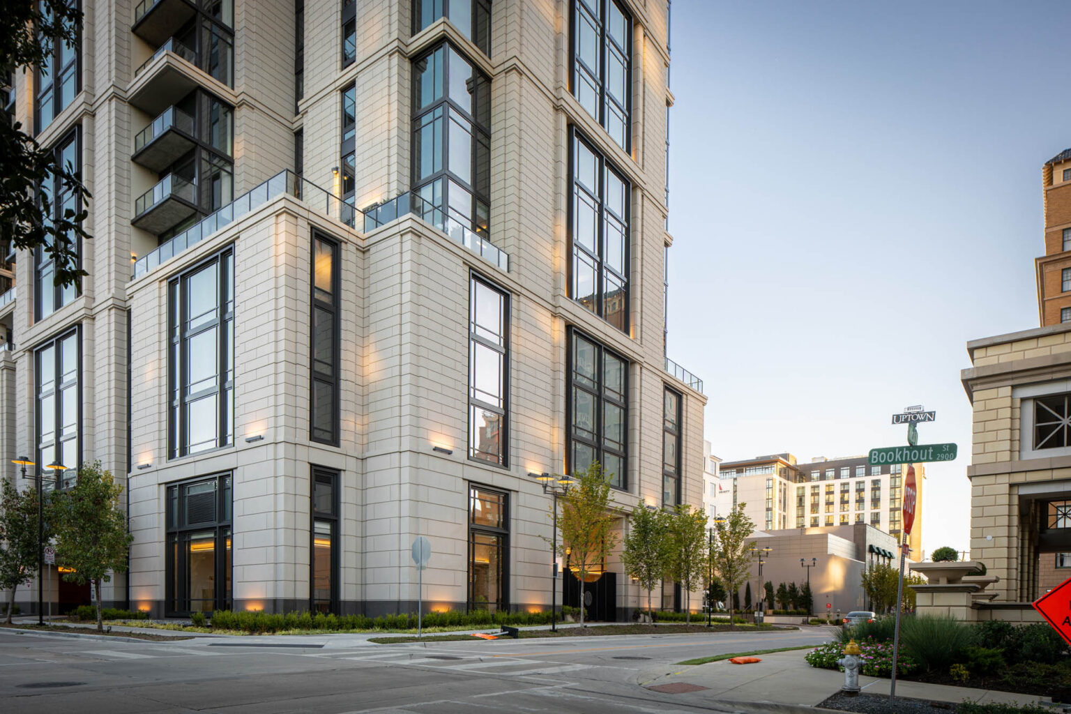 Hines Maple Terrace Residences Uptown Dallas Texas High Rise Multifamily Luxury Apartments Residential Mixed Use Hospitality Facade Corner Bookhout And Wolf Stone Gff Design