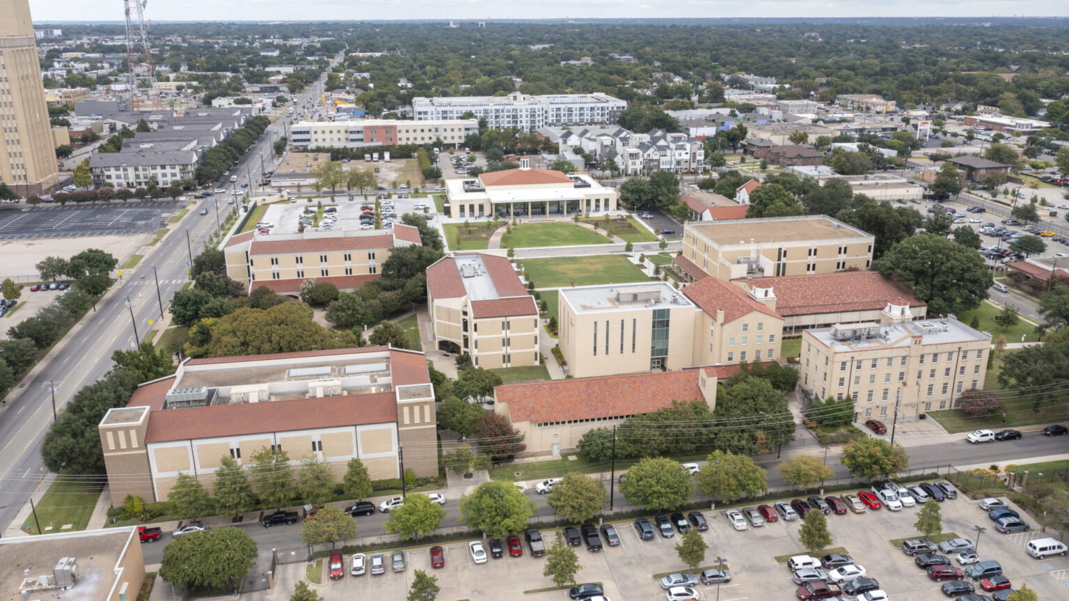 Dallas Theological Seminary – Chapel and Student Life Center